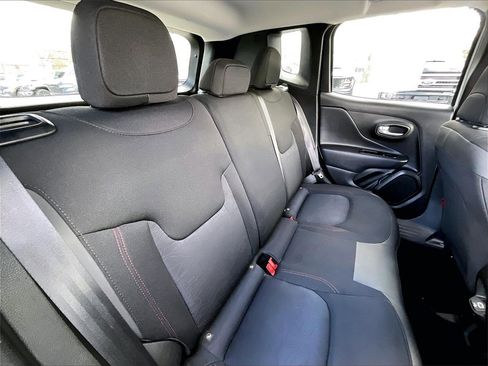 Used 2023 Jeep Renegade Trailhawk image 15