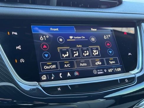 New 2025 Cadillac XT6 Sport w/ Technology Package image 27