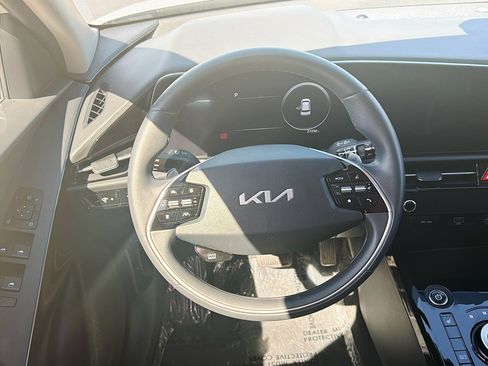 Used 2024 Kia Niro Wind FWD image 18