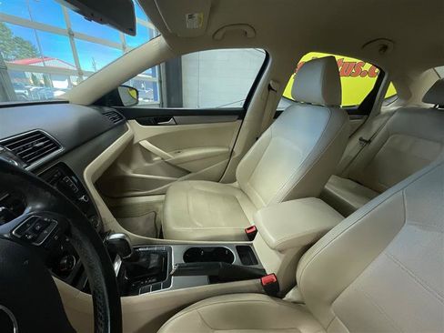 Used 2014 Volkswagen Passat 2.5 SE FWD image 12