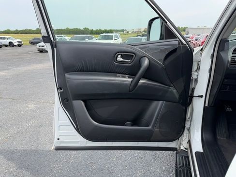 Used 2021 Nissan Armada SV w/ SV Appearance Package AWD/4WD image 14