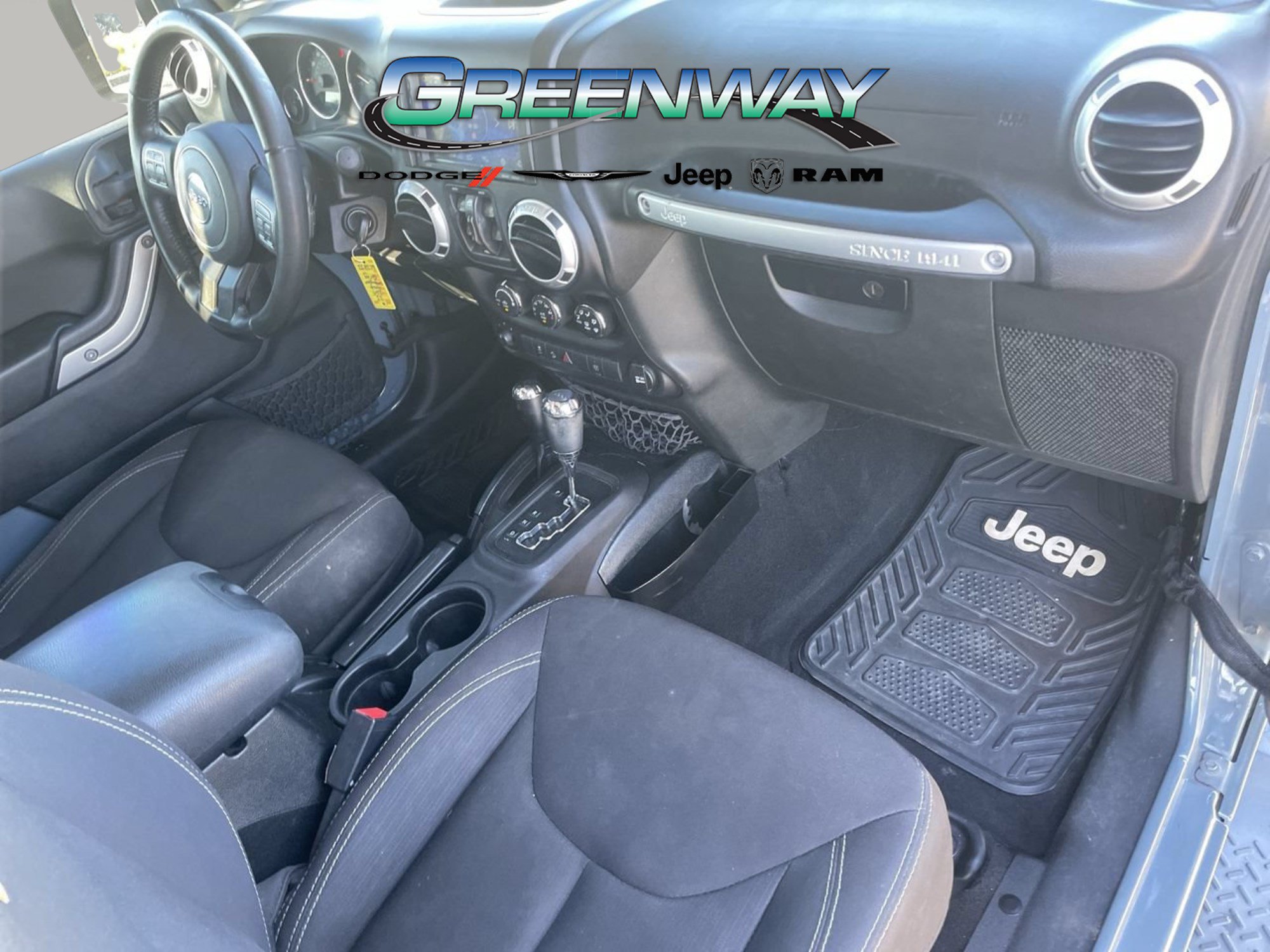 Used 2015 Jeep Wrangler Unlimited Sahara AWD/4WD image 12