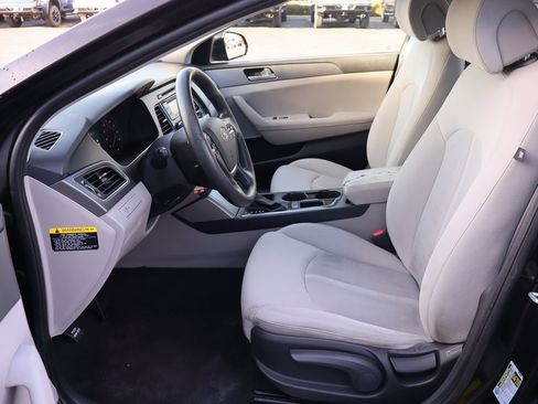 Used 2016 Hyundai Sonata SE image 3