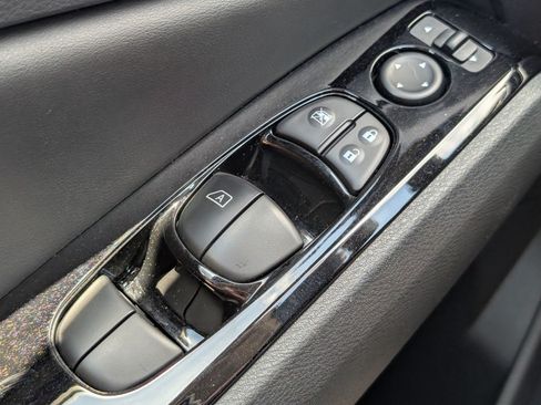 Used 2025 Nissan Altima 2.5 SL FWD image 22