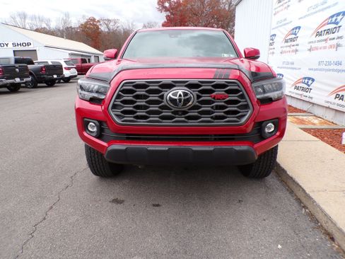 Used 2023 Toyota Tacoma TRD Sport image 3