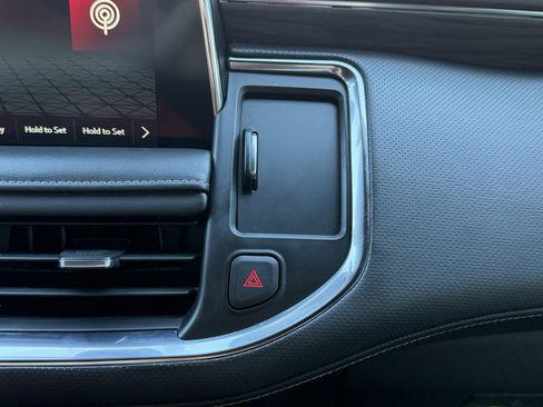 Used 2022 GMC Yukon XL SLT w/ SLT Luxury Package image 54