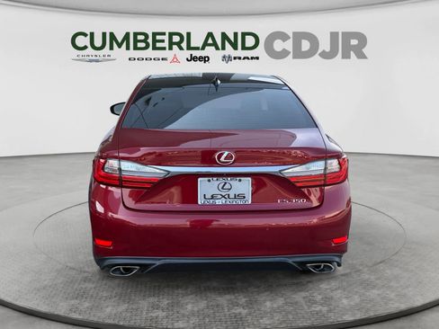 Used 2016 Lexus ES 350 w/ Ultra Luxury Package FWD image 10