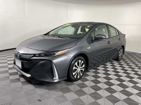 Used 2022 Toyota Prius Prime LE FWD image 4