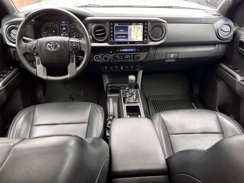 Used 2021 Toyota Tacoma TRD Sport w/ TRD Premium Sport Package AWD/4WD image 16