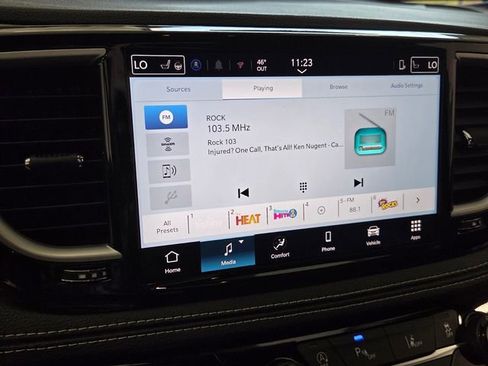 New 2026 Chrysler Pacifica Select image 20