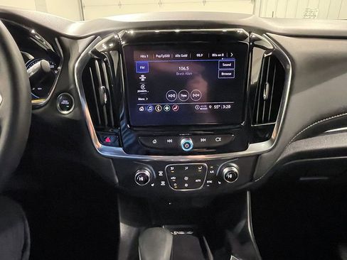 Used 2023 Chevrolet Traverse LT FWD image 34