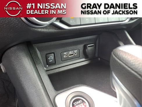 Used 2024 Nissan Sentra SV FWD image 18