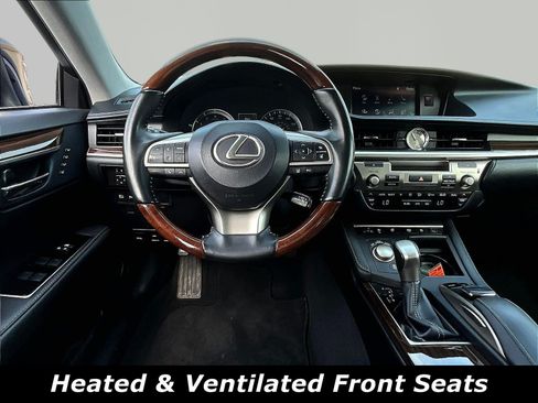 Used 2017 Lexus ES 350 w/ Ultra Luxury Package FWD image 8