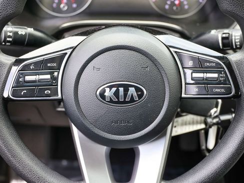 Used 2021 Kia Forte LXS FWD image 9