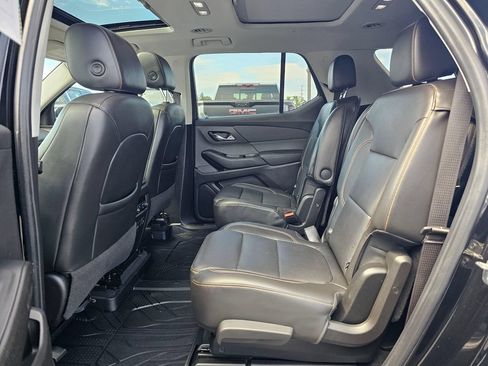 Used 2021 Chevrolet Traverse Premier w/ Redline Edition AWD/4WD image 18