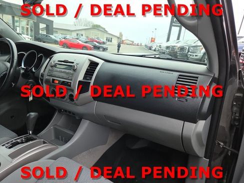 Used 2011 Toyota Tacoma 4x4 Double Cab w/ TRD Sport Pkg w/JBL Audio image 13