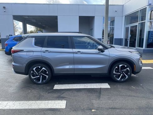 Used 2024 Mitsubishi Outlander SE image 9