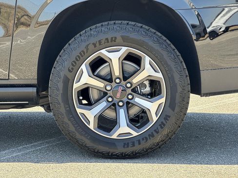 New 2026 GMC Yukon XL AT4 Ultimate AWD/4WD image 32