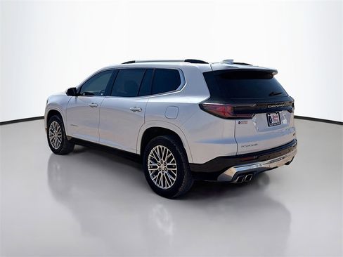 Used 2024 GMC Acadia Denali image 6