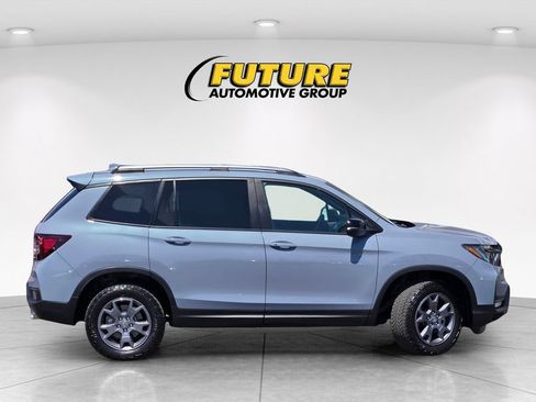 Used 2024 Honda Passport TrailSport image 3