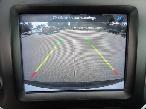 Used 2022 Jeep Cherokee 4WD Latitude Lux image 28