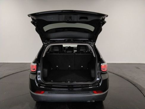 Used 2022 Jeep Compass Limited image 12