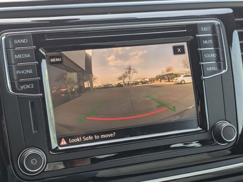 Used 2017 Volkswagen Beetle 1.8T SE image 17