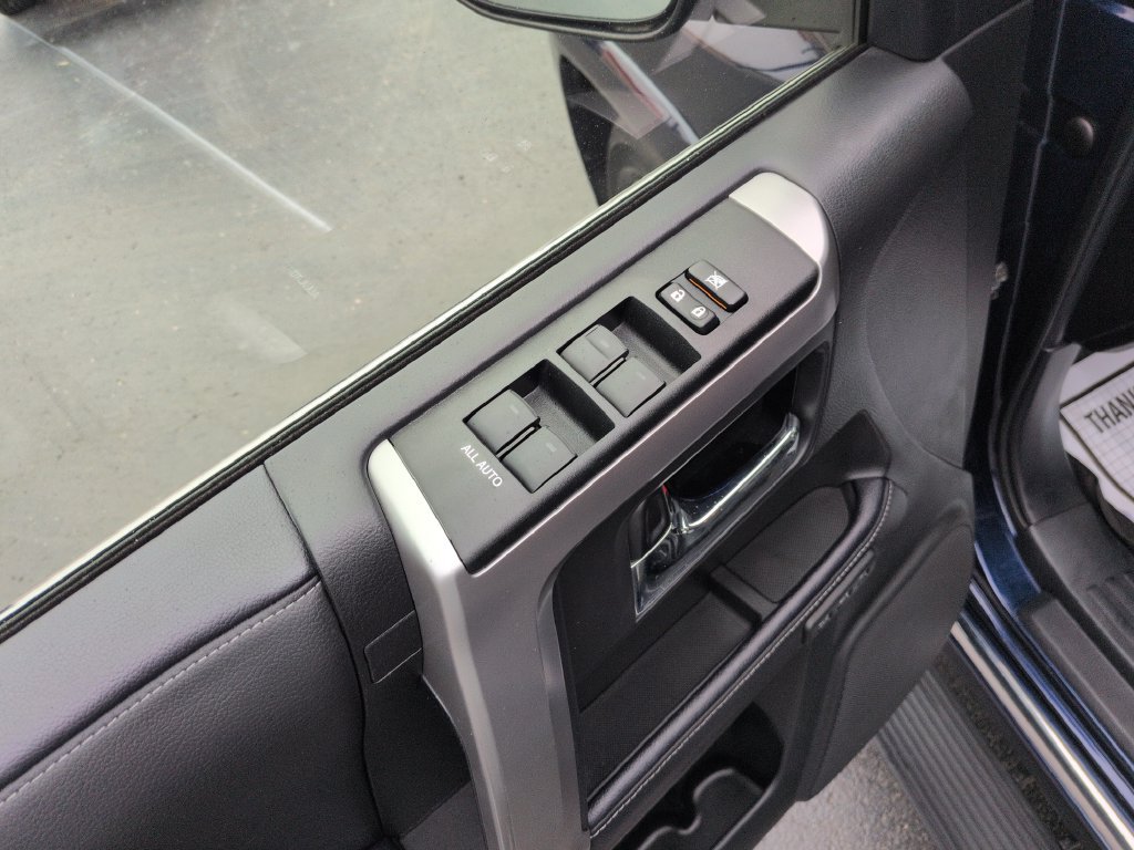 Used 2022 Toyota 4Runner Limited AWD/4WD image 11