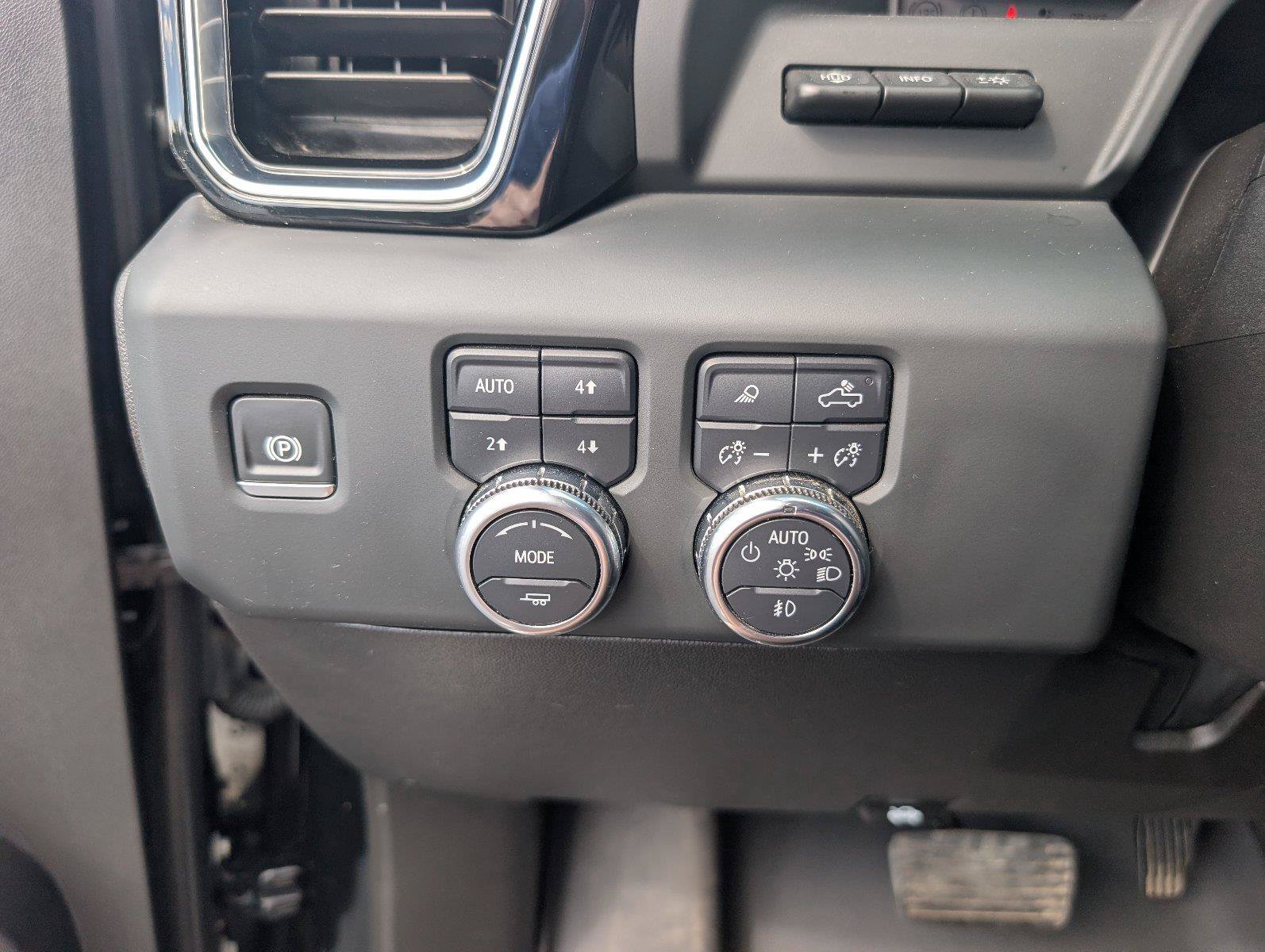 Certified 2024 GMC Sierra 2500 Denali Ultimate AWD/4WD image 31