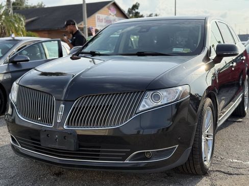 Used 2013 Lincoln MKT AWD image 3