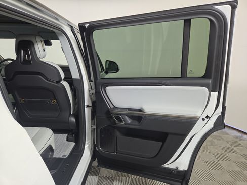 Used 2024 Rivian R1S Adventure AWD/4WD image 19