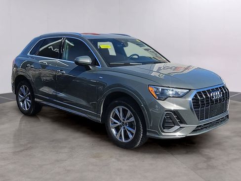 Used 2022 Audi Q3 2.0T Premium image 3
