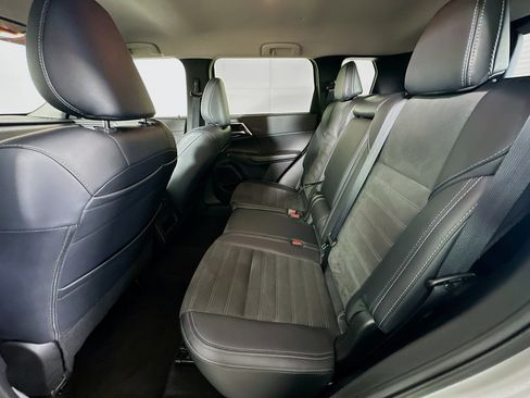 Used 2024 Mitsubishi Outlander SE AWD/4WD image 27