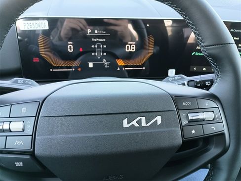 New 2026 Kia Sportage LX image 21