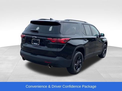 Certified 2023 Chevrolet Traverse LT FWD image 3
