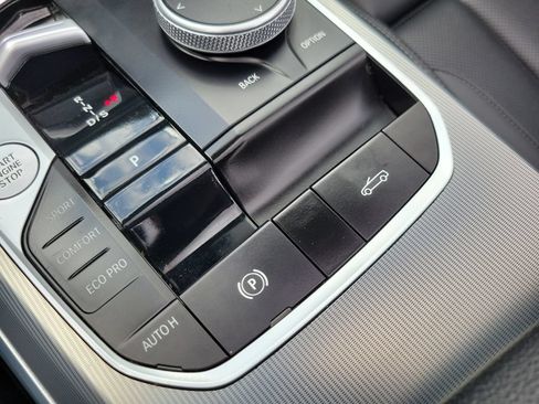 Used 2024 BMW 430i Convertible w/ Premium Package RWD image 32