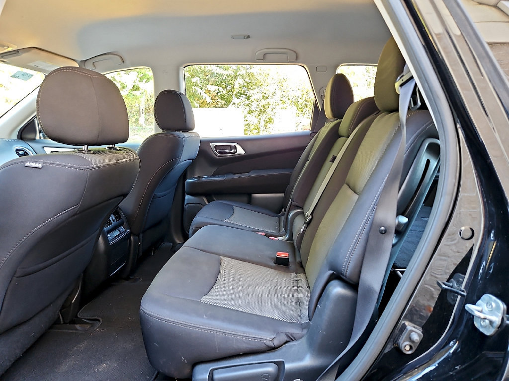 Used 2017 Nissan Pathfinder SV AWD/4WD image 11