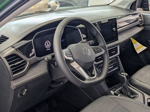 New 2026 Volkswagen Taos SE FWD image 12
