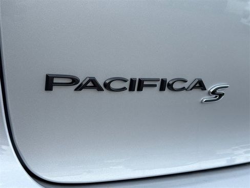 New 2026 Chrysler Pacifica Select w/ S Appearance Package image 12