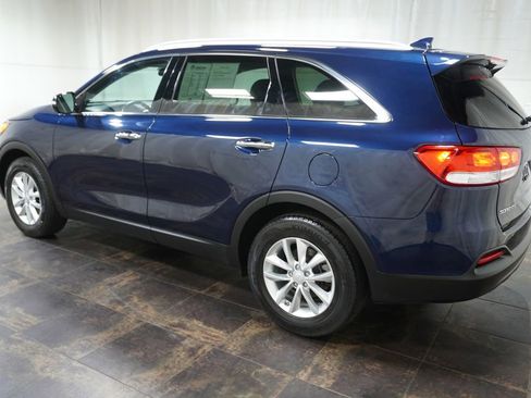 Used 2017 Kia Sorento FWD w/ LX Convenience Package image 5