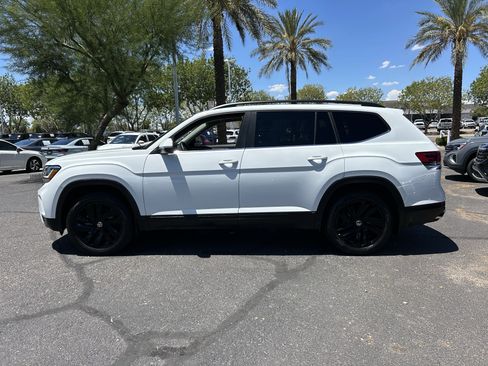 Used 2023 Volkswagen Atlas SE AWD/4WD image 2