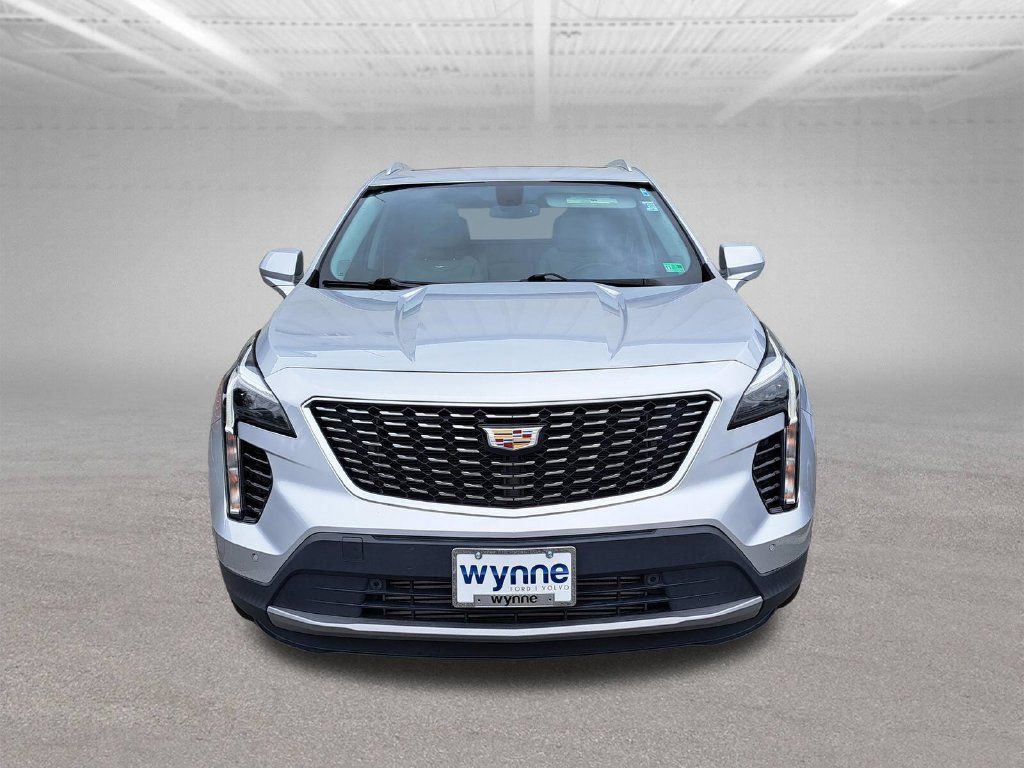 Used 2019 Cadillac XT4 Premium Luxury FWD image 2