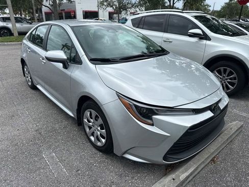 Used 2025 Toyota Corolla LE FWD image 9