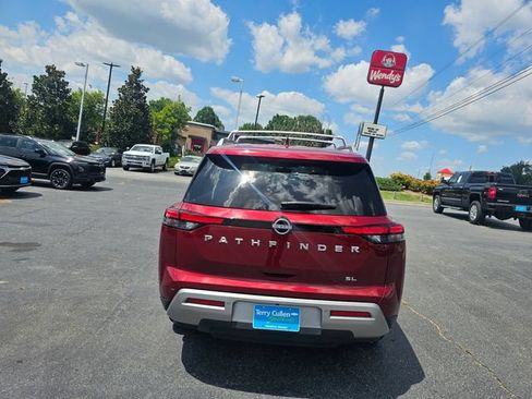 Used 2023 Nissan Pathfinder SL w/ SL Premium Package FWD image 7