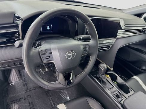 Certified 2025 Toyota Camry SE image 9