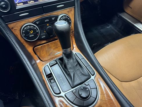 Used 2011 Mercedes-Benz SL 550 image 30
