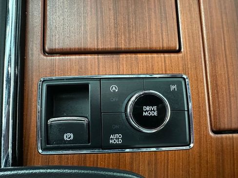Used 2024 Lincoln Navigator L Reserve AWD/4WD image 36