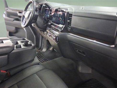 Used 2024 GMC Sierra 1500 SLE image 14