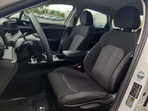 Used 2025 Kia K5 LXS FWD image 19