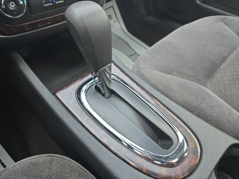 Used 2015 Chevrolet Impala LT w/ LT Sunroof Package image 25